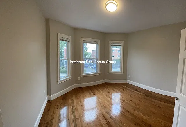 15 Dix St #2 — Photo 7