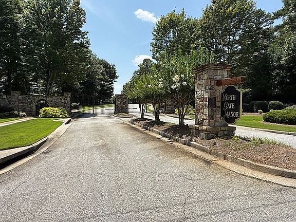 2nd image of 4609 Manor Dr