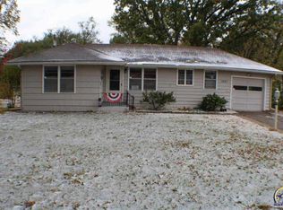 1501 SW McAlister Ave, Topeka, KS 66604