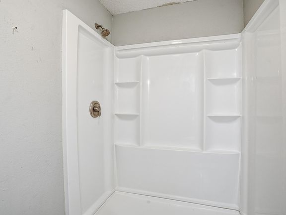 3rd image of 1412 Chase Ave