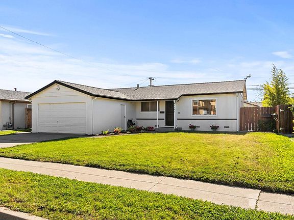 2nd image of 43291 Cedarwood Dr