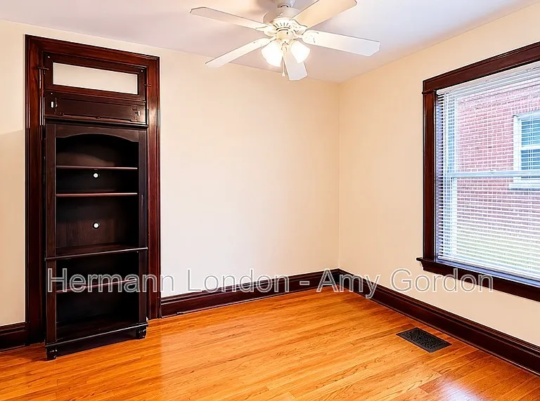 5046 Winona Ave #B — Photo 10