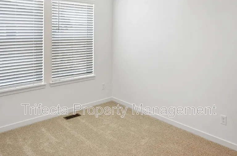 632 Thoroughbred Ln — Photo 10