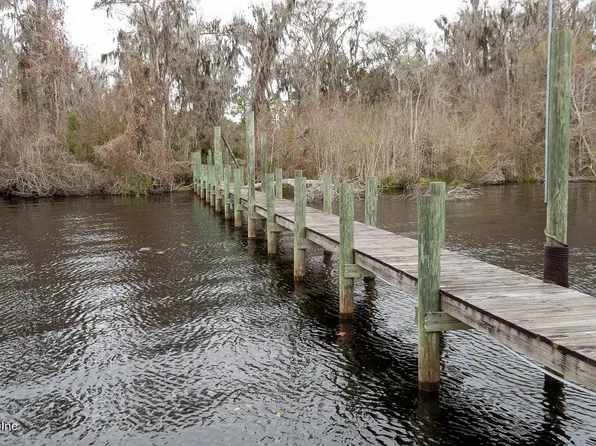 455 W RIVER Road, Palatka, FL 32177