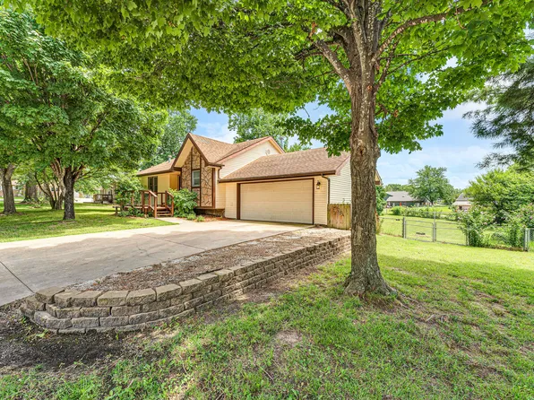 1604 E Sycamore Street, Ozark, MO 65721