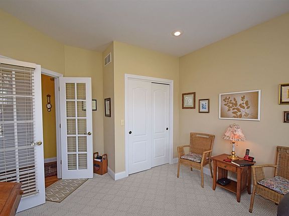 3rd image of 9683 Manassas Dr