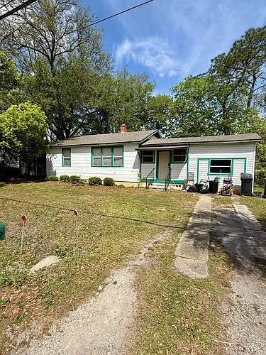5049 Kingsbury St Photo 1