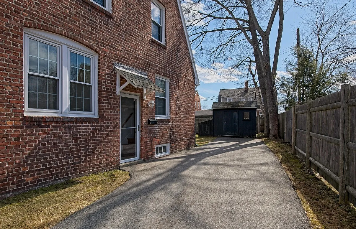 3 bed, 1000 sqft, $3,900 — Photo 1