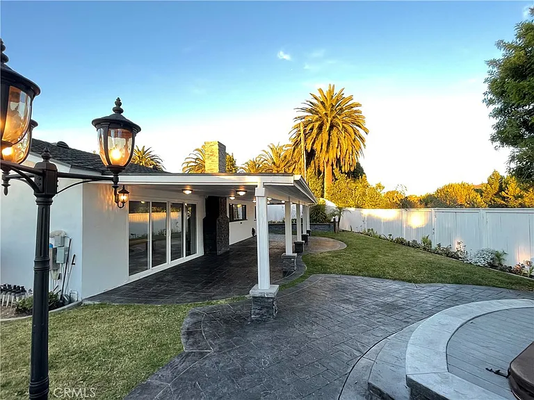 6326 Villa Rosa Dr — Photo 12