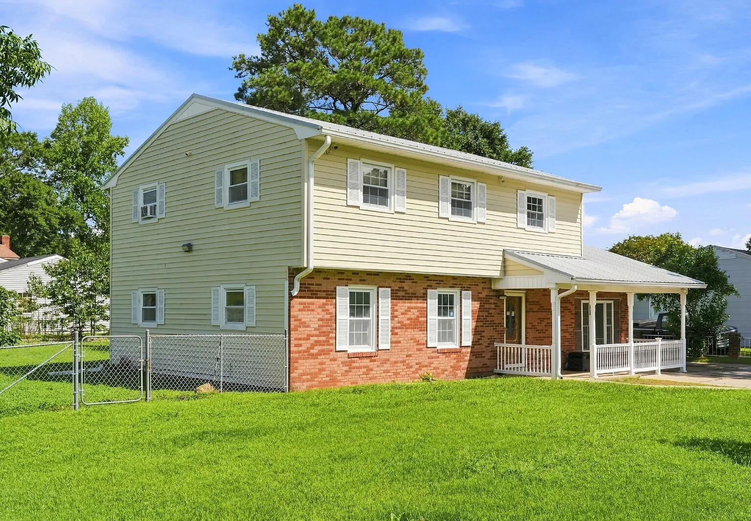 4 bed, 2.5 bath, 2168 sqft, $1,800 — Photo 3