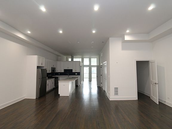 4th image of 1474 N Milwaukee Ave #2F