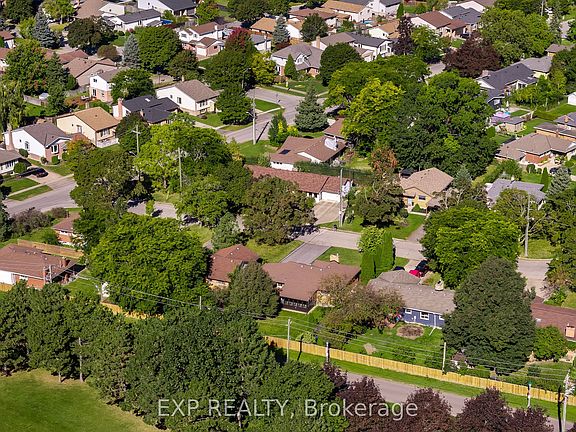 4th image of 13 Ridley Heights Dr