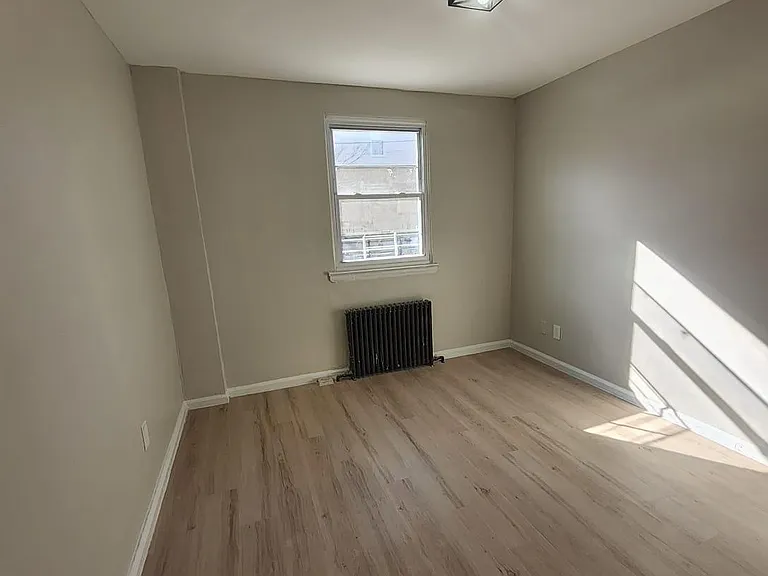 483 Lakeside Ave #1R — Photo 5