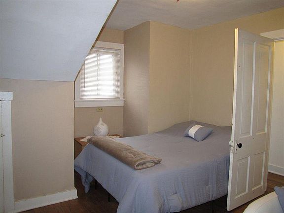 4th image of 326 E Ward St