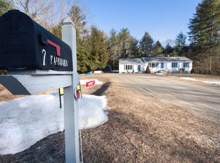 7 Fairoaks Dr, Springvale, ME 04083