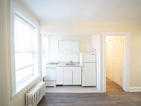 3rd image of 23-05 29th St #C