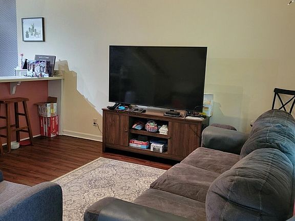 3rd image of 130 Sparger Springs Ln