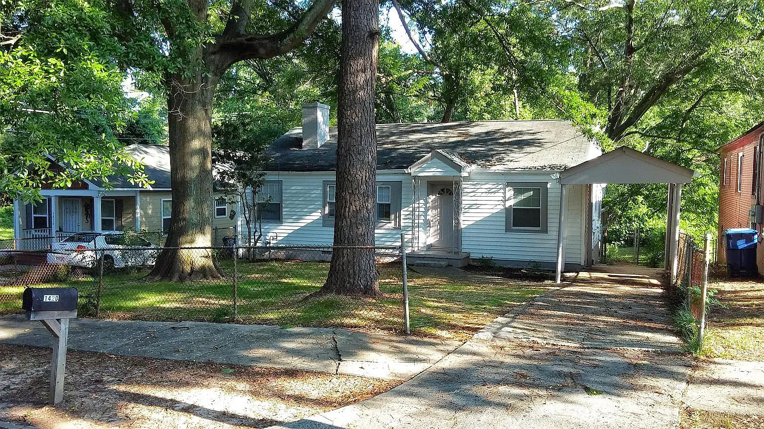 3 bed, 1.5 bath, 1000 sqft, $1,995 — Photo 1