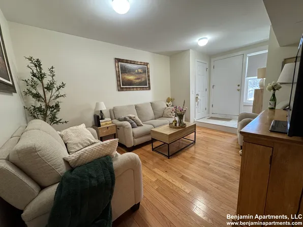 1640 Commonwealth Ave #10, Brighton, MA 02135