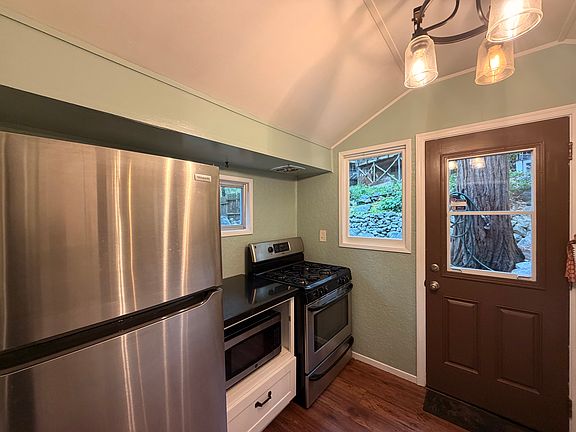 2nd image of 39861 Fern Ln