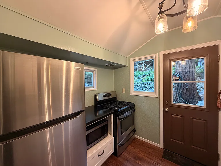 39861 Fern Ln — Photo 2