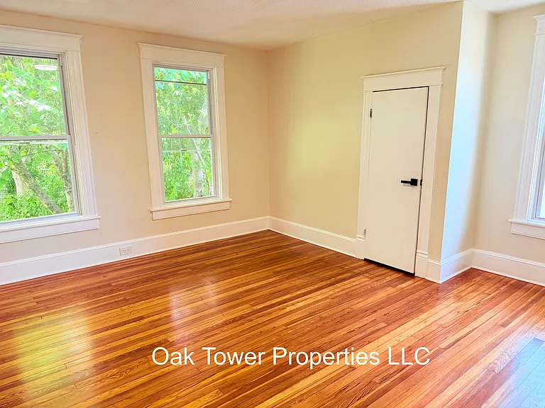 3301 Main St #A — Photo 3