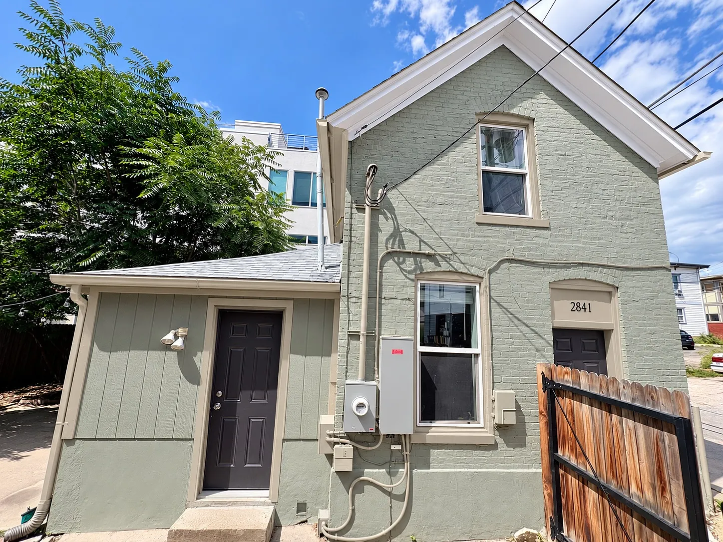 2 bed, 816 sqft, $2,050 — Photo 1