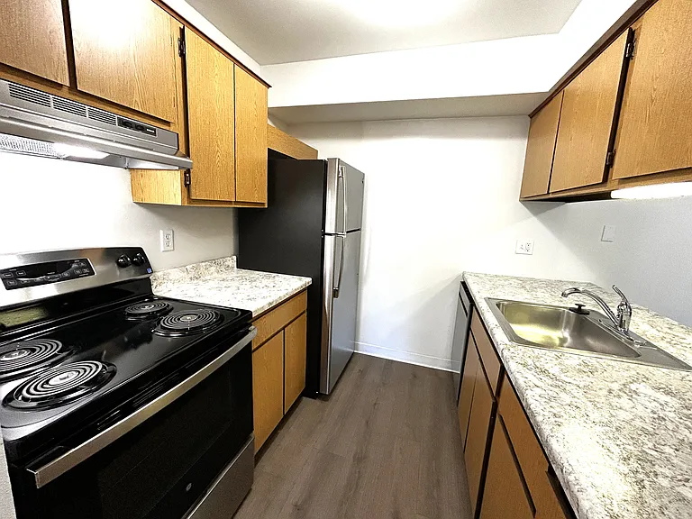 Charter Oaks Apartments — Photo 124