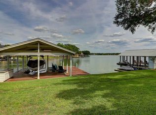 1507 Highland Dr, Highland Haven, TX 78654