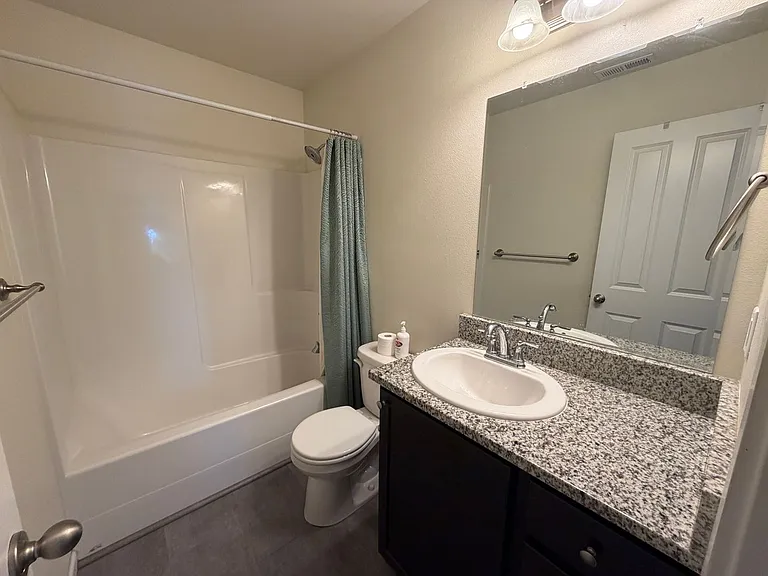 1450 Gooseberry St — Photo 8