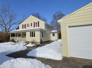 29 Forest Rd, Bristol, RI 02809