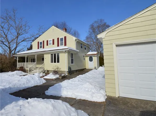 29 Forest Rd, Bristol, RI 02809