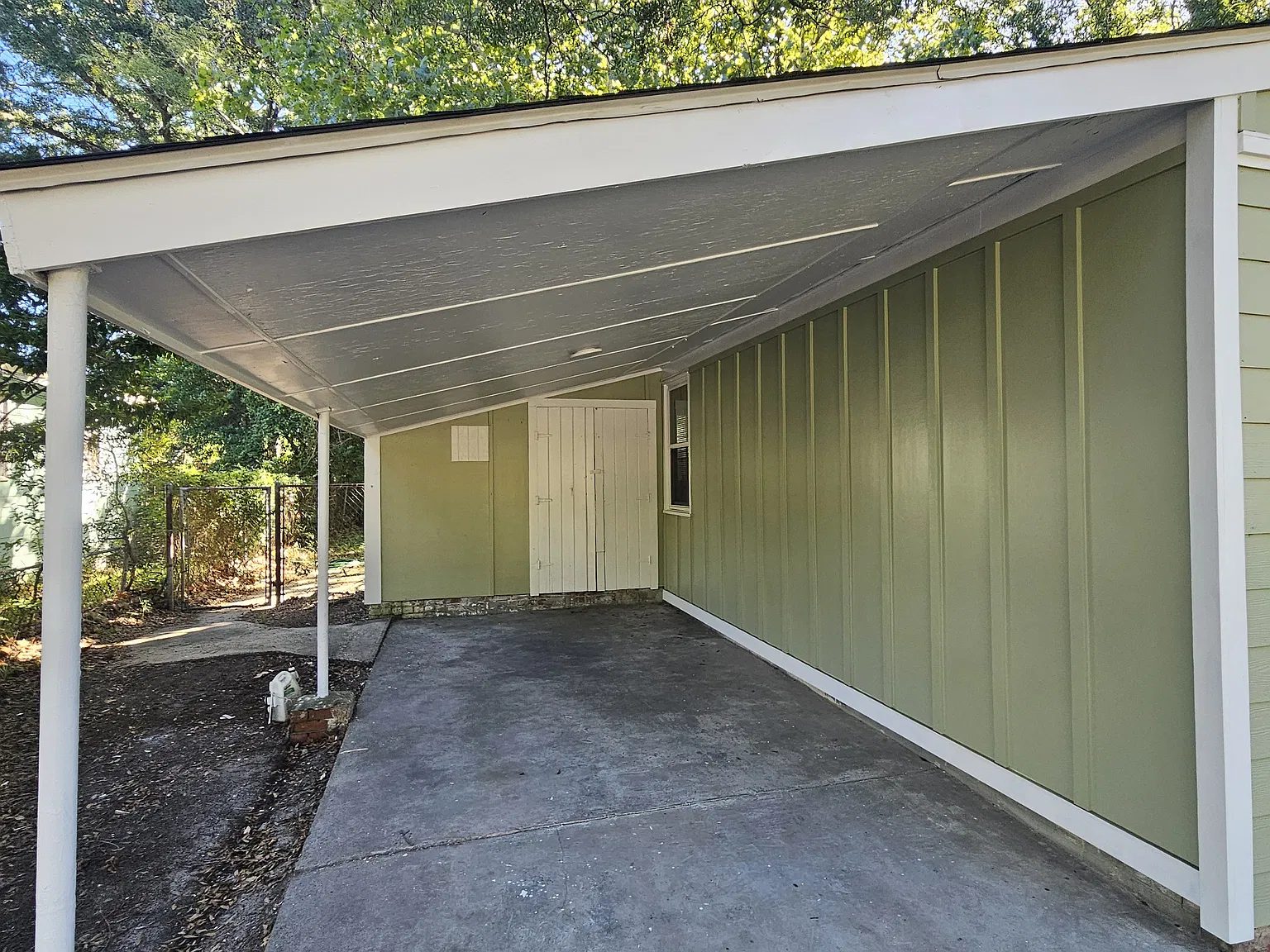 3 bed, 800 sqft, $1,525 — Photo 2