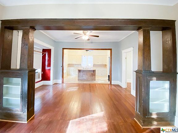 4th image of 104 W Nelson St