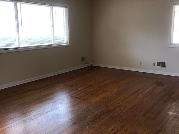 5th image of 6402 Saint Thomas Ct