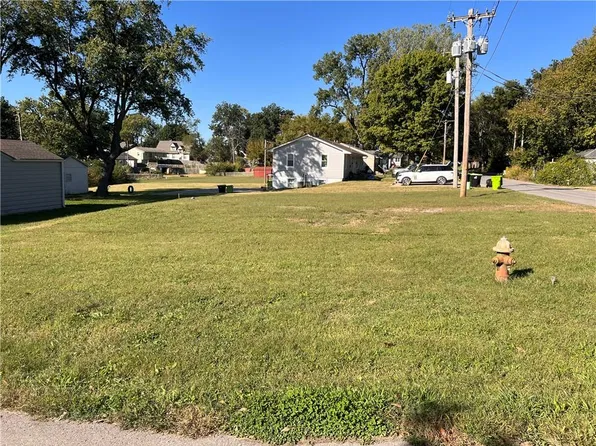 King Ter, Harrisonville, MO 64701