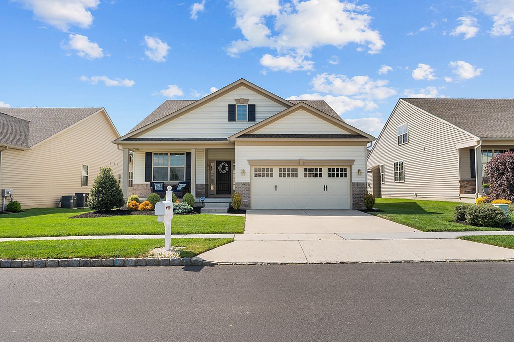 46 Gainsboro Dr - Property Image