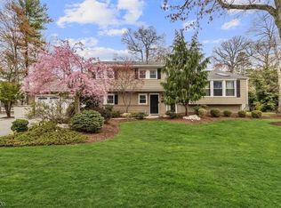 15 Birchwood Dr, Livingston, NJ 07039