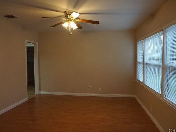 5th image of 9440 Noble Ave