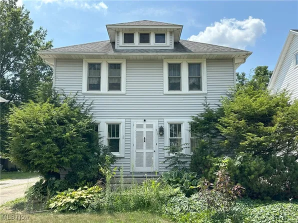 213 Denison Ave, Elyria, OH 44035