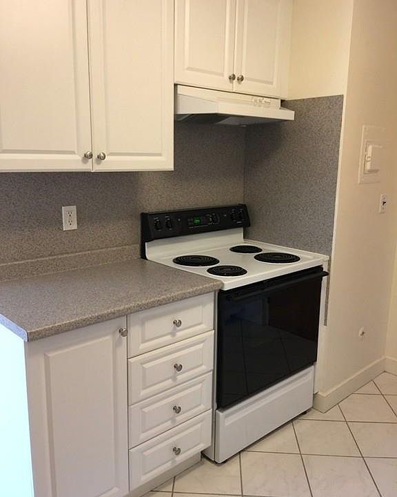 2nd image of 101 Walker St APT B1