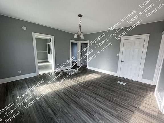 3rd image of 1418 Kenmore Ave #1420