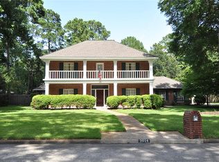 2014 Crystal River Dr, Kingwood, TX 77345
