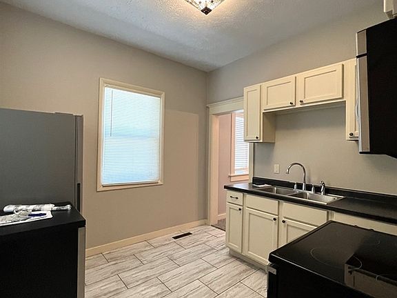 4th image of 206 E Prescott Ave