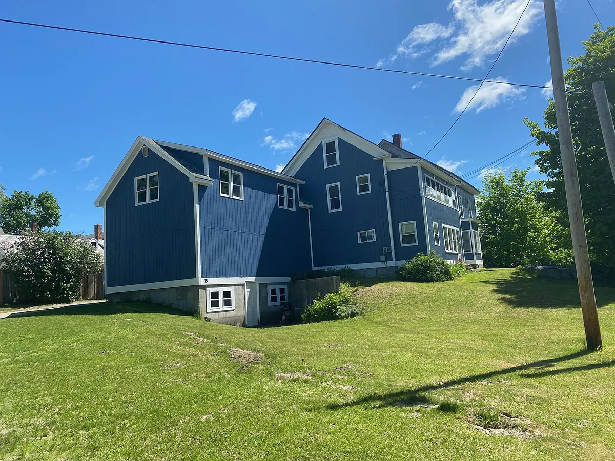 Back of house - 15 Depot St #D