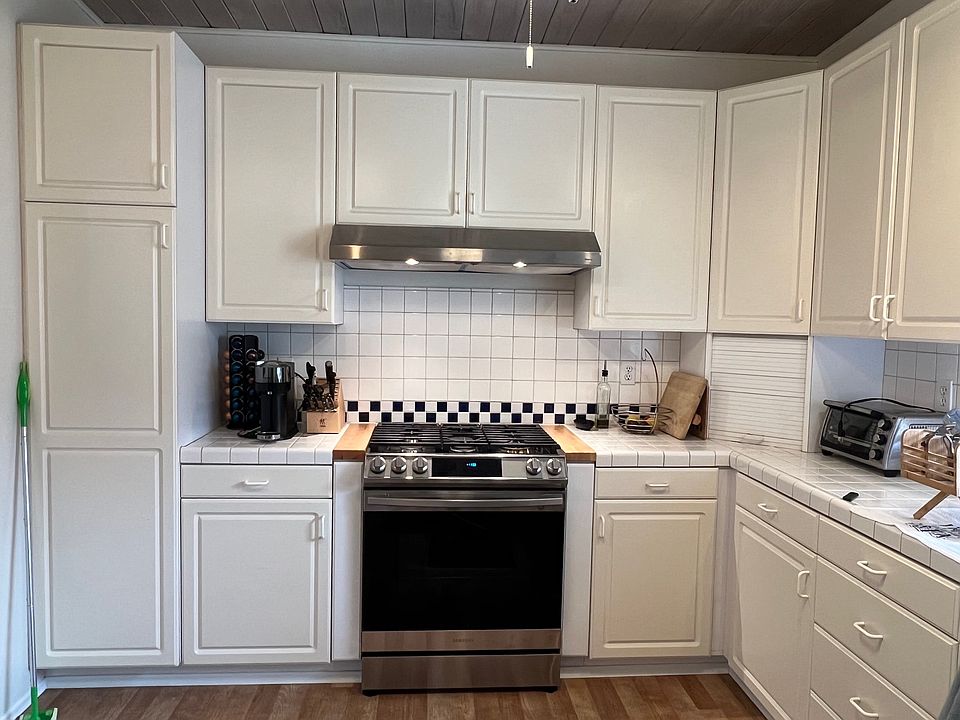 2nd image of 710 Coronado Ave