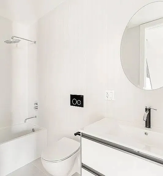 135 Moffat St #2R — Photo 6