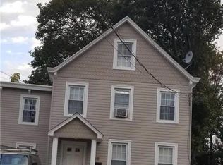 88 E Marie St, Hicksville, NY 11801