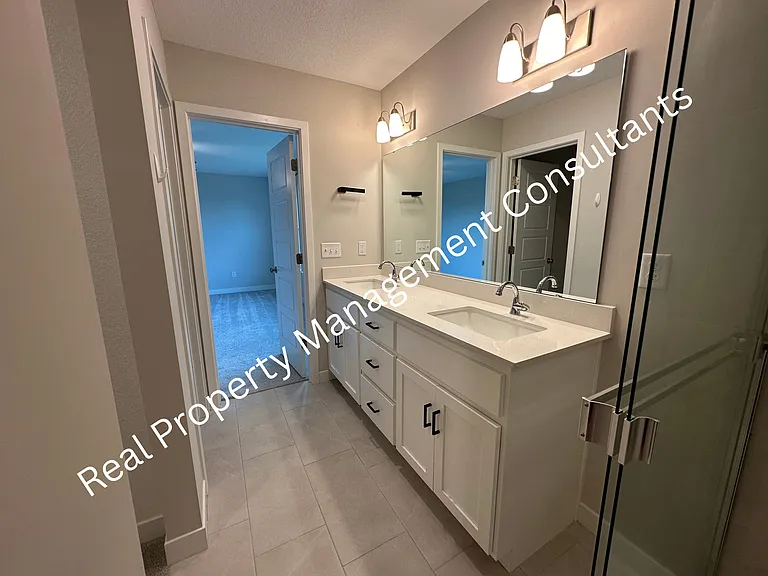 1628 SW Buckthorn St — Photo 13