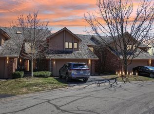 51 Oak Creek Dr, Burr Ridge, IL